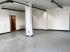 Commercial premises with excellent visibility - 4