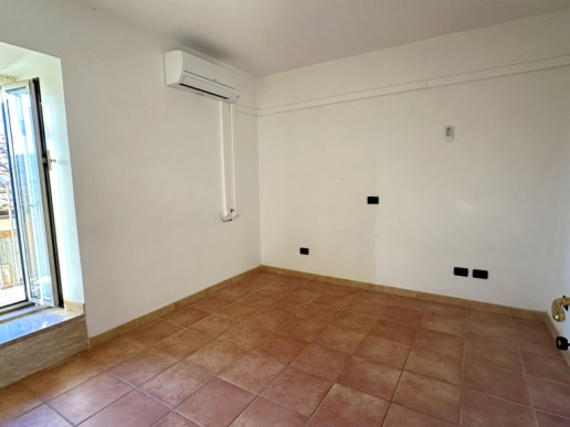 Ground floor apartment with private entrance - 7