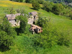 Ancient panoramic farmhouse with 22 hectares of land - 3