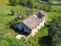 Ancient panoramic farmhouse with 22 hectares of land - 12