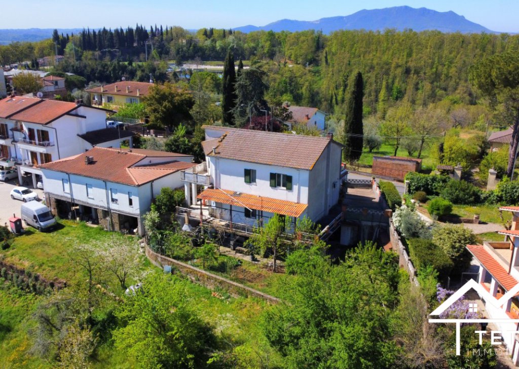 Vendita Case Indipendenti Forano - Casa indipendente di ampia metratura vicino al paese Località Forano