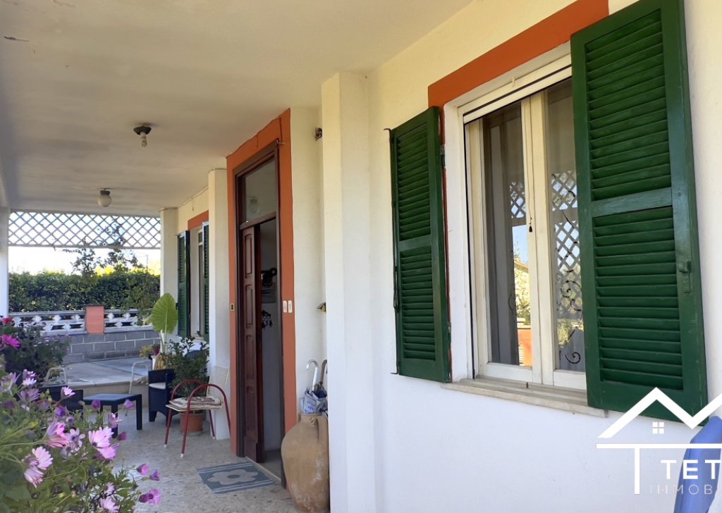 Sale Independent Houses Forano - Large detached house near the village Locality 